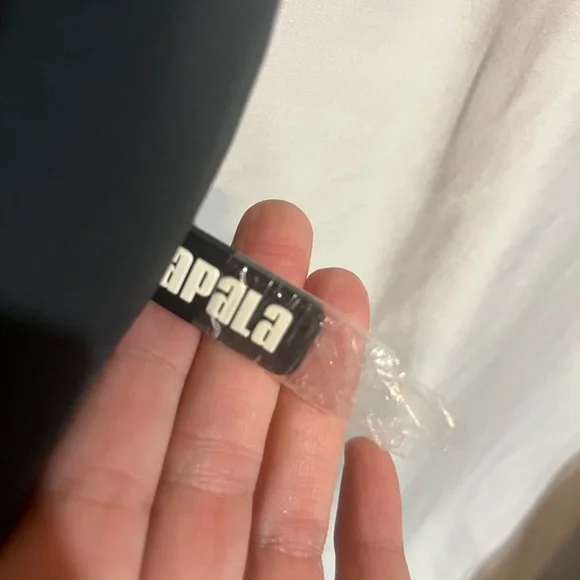 Rapala R12 Lithium Heated Vest - Black and Gray Men’s XXL - Picture 10 of 11